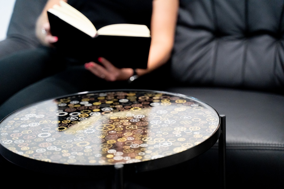 epoxy resin table transparent